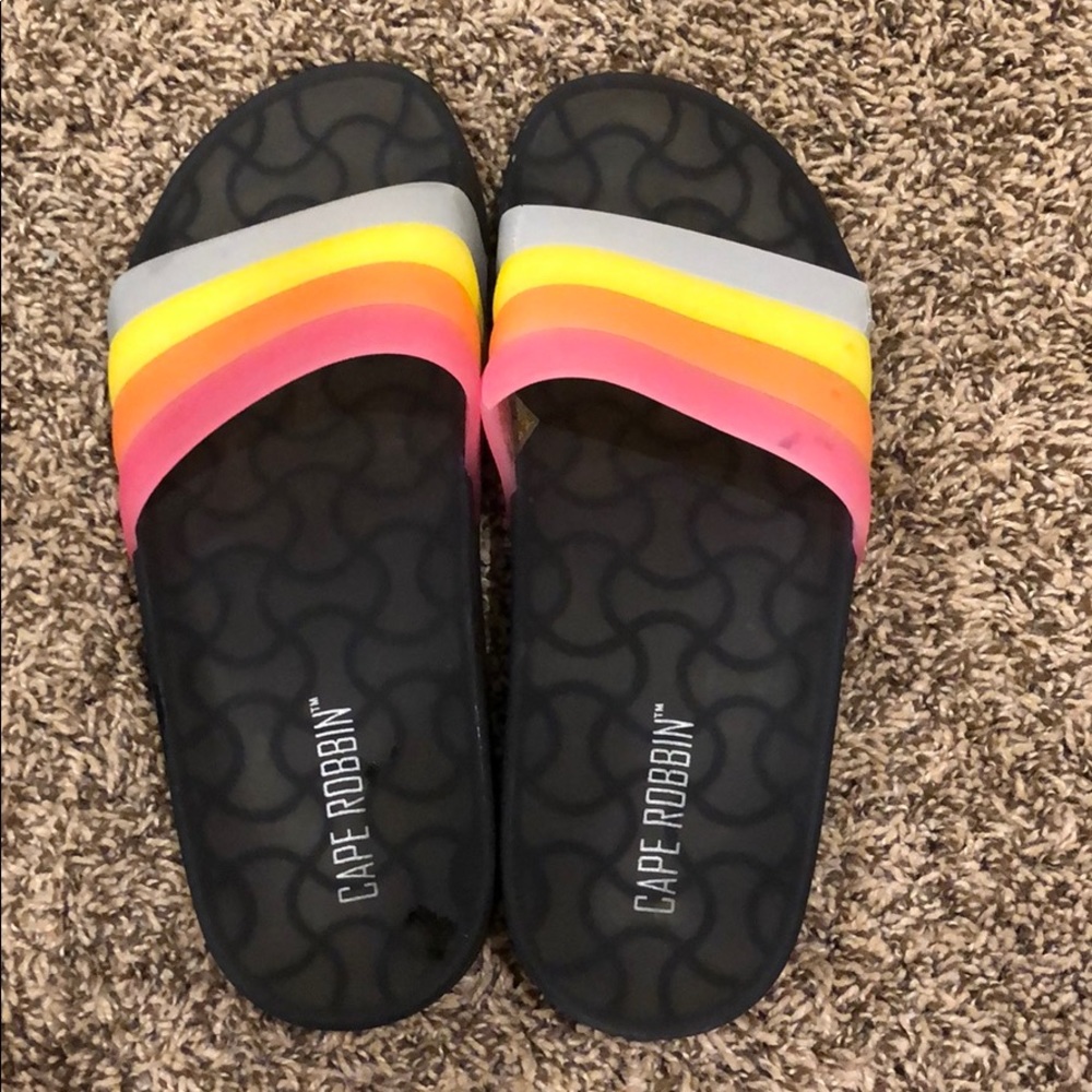 Cape Robbin Slides